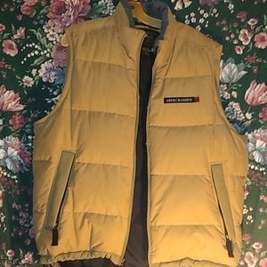 Men's Abercrombie & Fitch large Downs vest